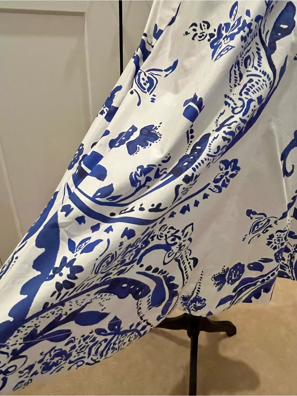 Maeve White Cotton Sleeveless Swing Dress with Bold Blue Abstract Print Size XL - Picture 2 of 9